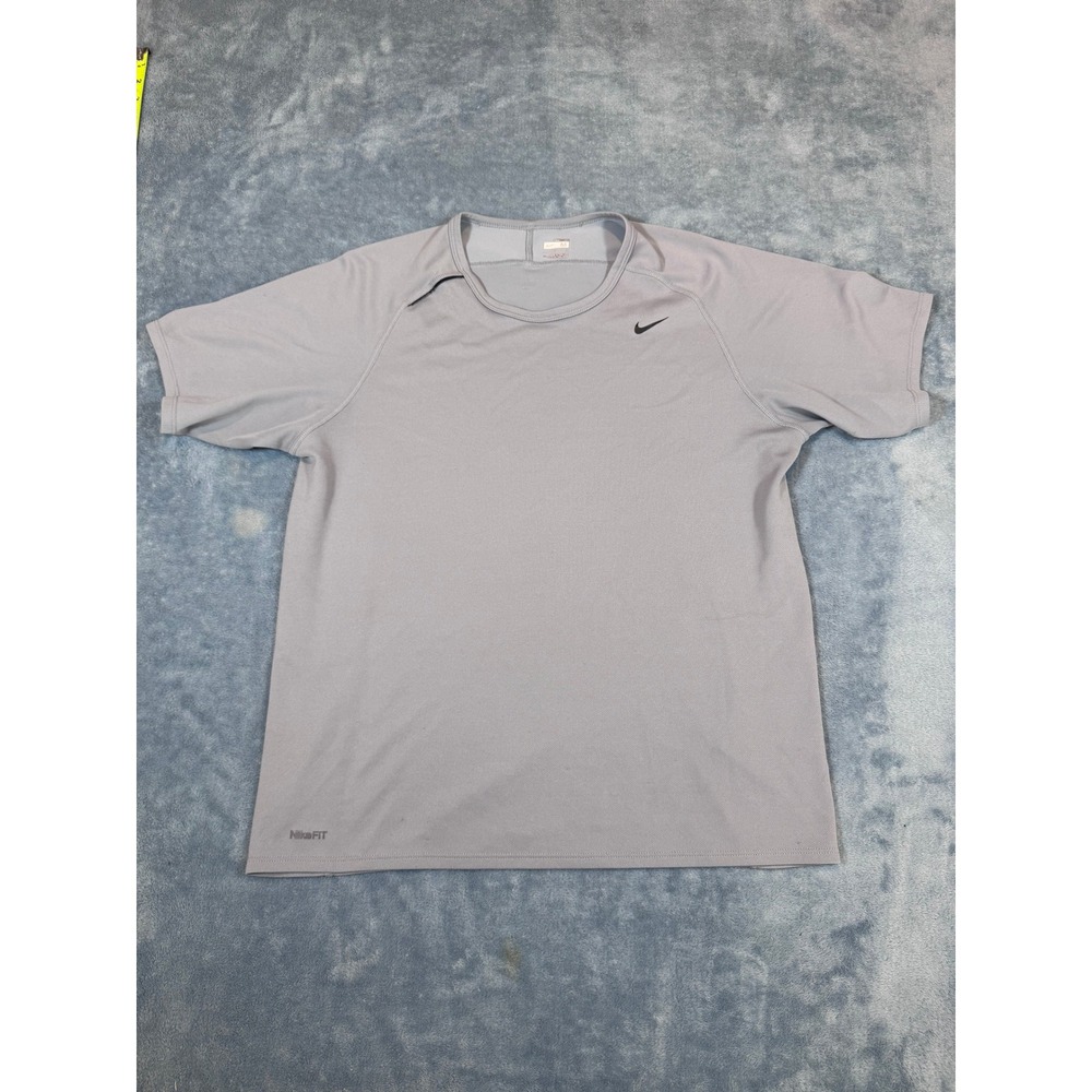 Nike FIT DRY Training Shirt Mens M Gray Short Sleeve Performance Tee